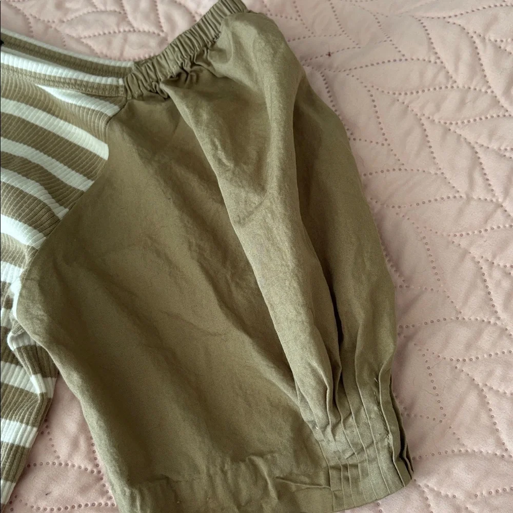 J.Crew striped puff-sleeve knit striped body paired puffed sleeves. Medium